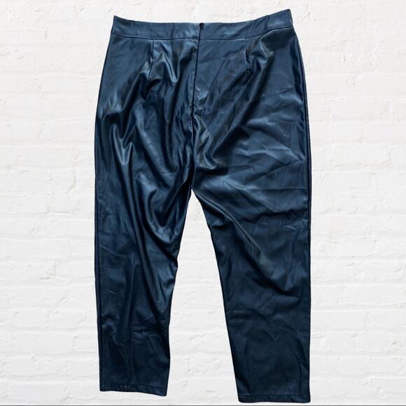 PrettyLittleThing black faux leather pants - Picture 3 of 6